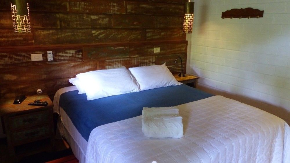 Grajagan Surf Resort Ilha do Mel Exterior photo